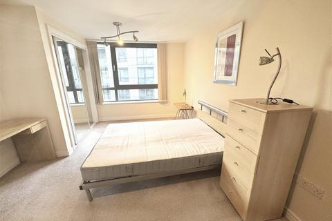 2 bedroom apartment to rent, Centenary Plaza, 18 Holliday Street
