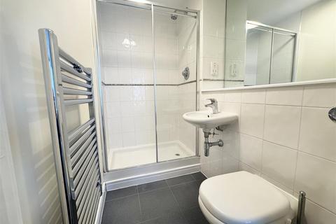 2 bedroom apartment to rent, Centenary Plaza, 18 Holliday Street