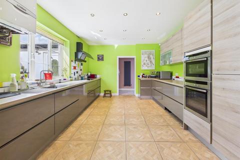 5 bedroom detached house for sale, St. Oswalds Road, Gloucester