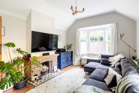 2 bedroom detached bungalow for sale, Wray Common Road, Reigate