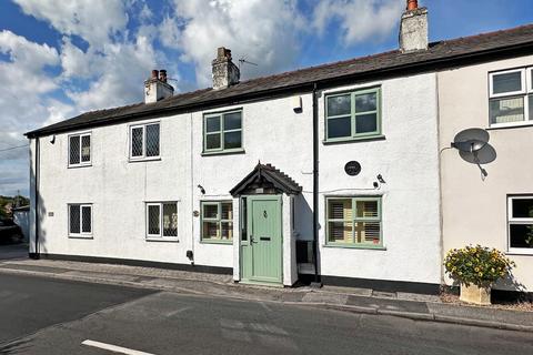 Clay Lane, Hale