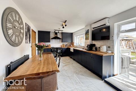 undefined, Winterbourne Gardens, Elmstead Market