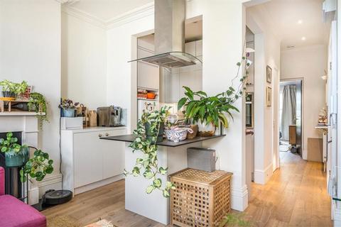 1 bedroom flat for sale, New North Road, London N1