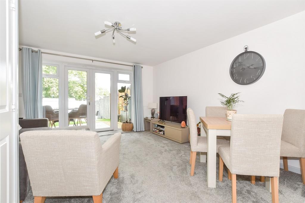 Lounge/ Kitchen