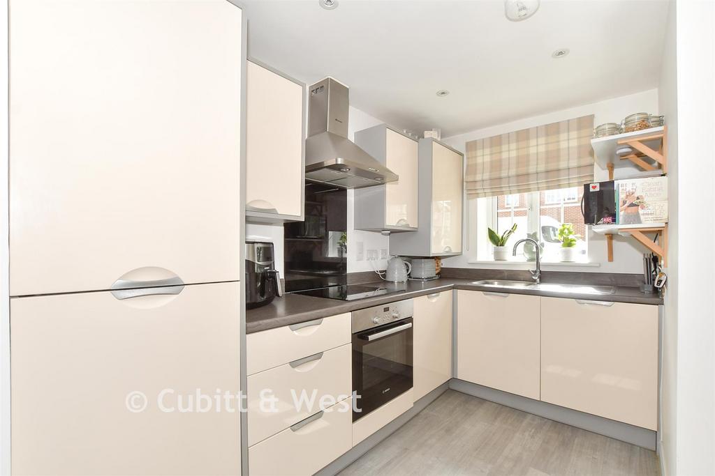 Lounge/ Kitchen