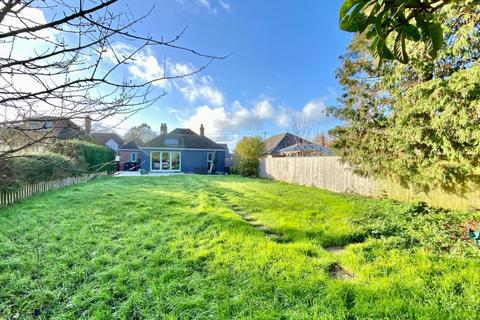 4 bedroom detached bungalow for sale, Highfield Road, Ringwood, BH24 1RQ