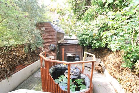 Flat 2, 11 Carlton Avenue, Ramsgate, CT11 9BP