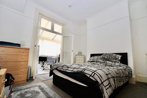 Flat 2, 11 Carlton Avenue, Ramsgate, CT11 9BP