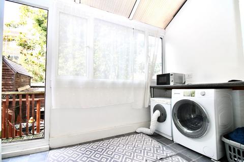 Flat 2, 11 Carlton Avenue, Ramsgate, CT11 9BP