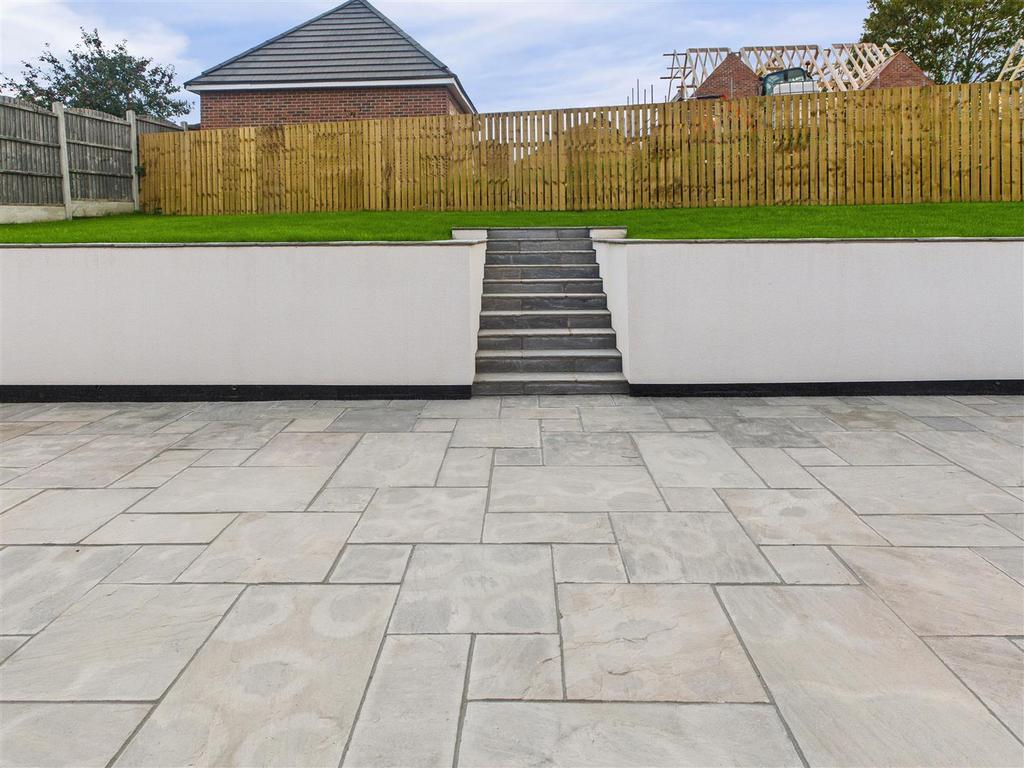 CAM05476 G0-PR0044-STILL015.jpg