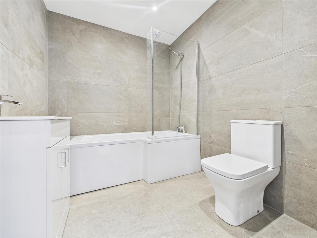 CAM05476 G0-PR0030-STILL008.jpg