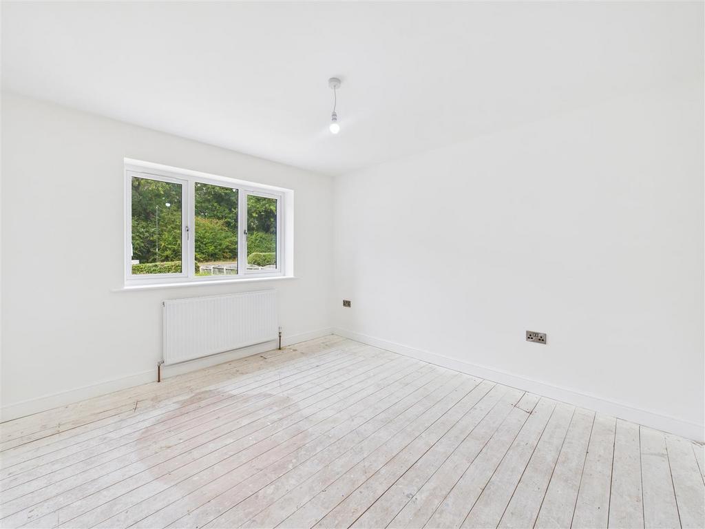 CAM05476 G0-PR0030-STILL001.jpg