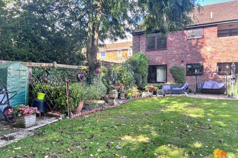 undefined, The Bourne, Bovingdon, HP3