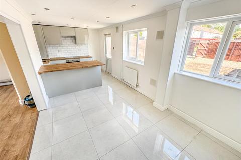 4 Bentley Walk, Corby, NN18 0PG