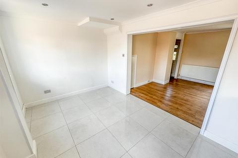 4 Bentley Walk, Corby, NN18 0PG