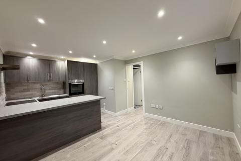 1 bedroom flat for sale, Glenville Close, Royal Wootton Bassett, Royal Wootton Bassett, SN4