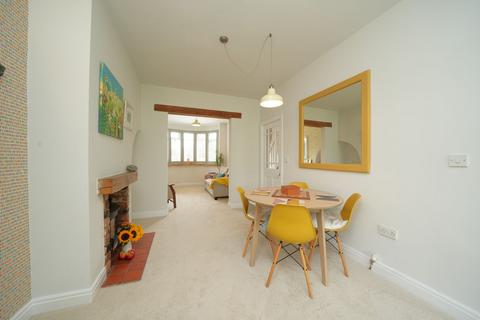 102 Cross Road, Albrighton, Wolverhampton, WV7 3QP
