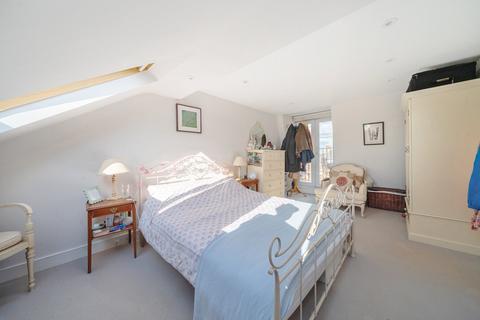3 bedroom flat for sale, Kathleen Road, Battersea, London, SW11