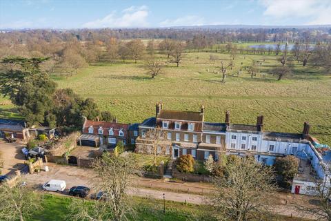 8 bedroom semi-detached house for sale, Hampton Court Road, East Molesey, Richmond, KT8