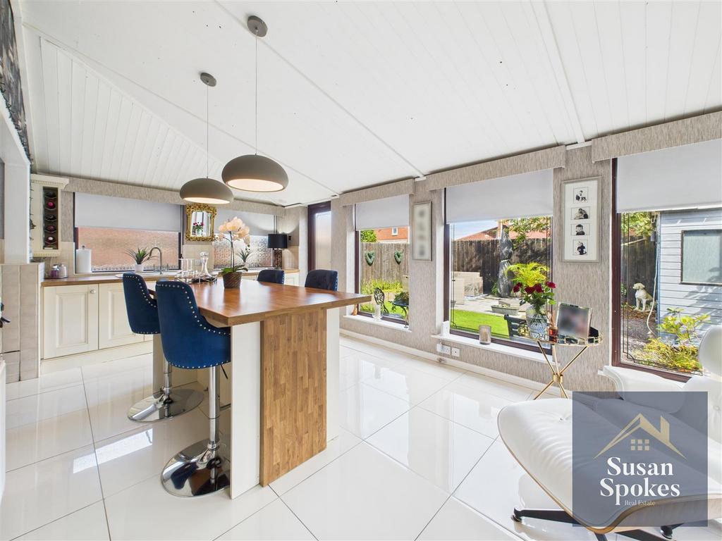 CAM01858 G0-PR0171-STILL009.jpg