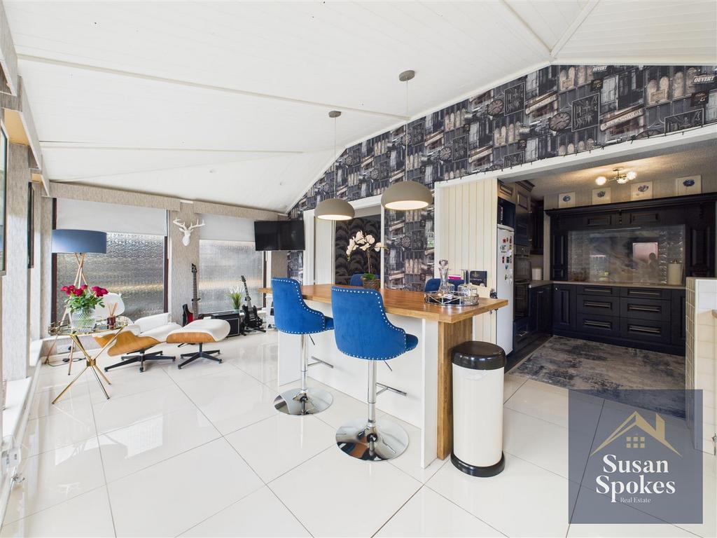 CAM01858 G0-PR0171-STILL012.jpg