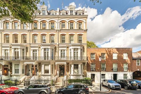 2 bedroom flat for sale, Vicarage Gate, London W8