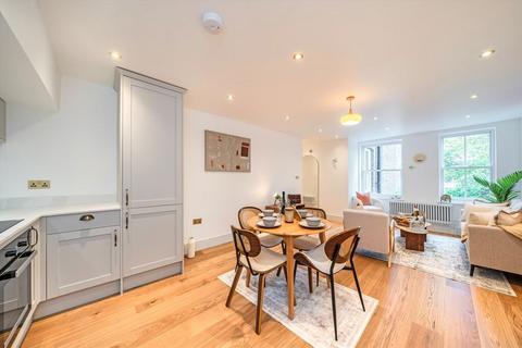 2 bedroom flat for sale, Vicarage Gate, London W8