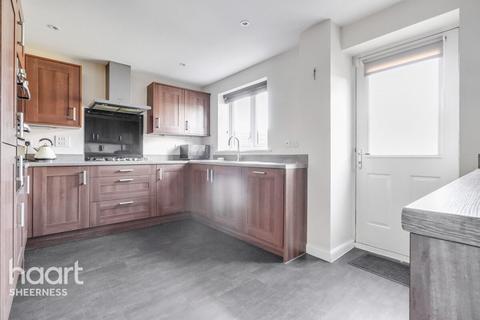 4 bedroom detached house for sale, Petunia Avenue, Minster