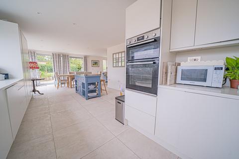 undefined, Warwick Road, Knowle, B93
