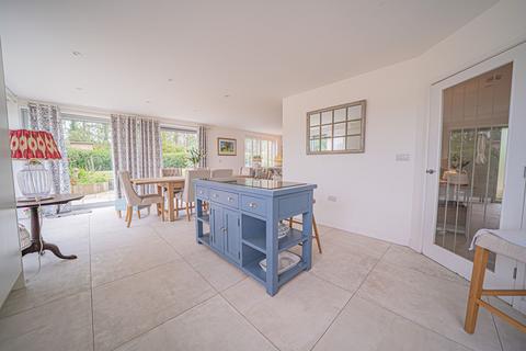undefined, Warwick Road, Knowle, B93