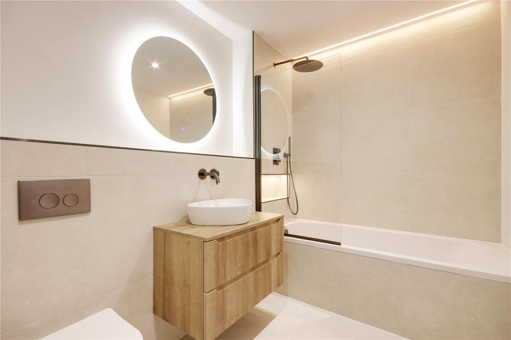 Apt 4 Bathroom