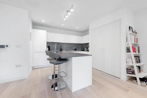 2 bedroom apartment for sale, Fairwater House, Royal Wharf, E16