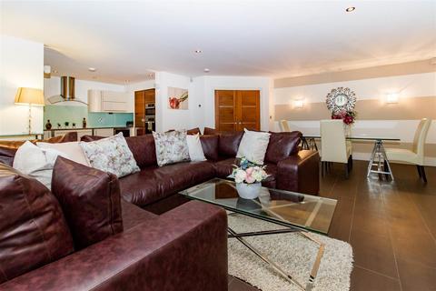 undefined, Manor Road, Chigwell