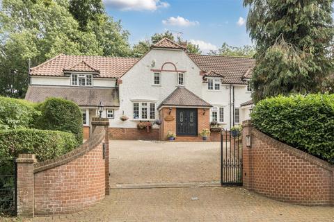 5 bedroom detached house for sale, Woodland Way, Kingswood, Surrey