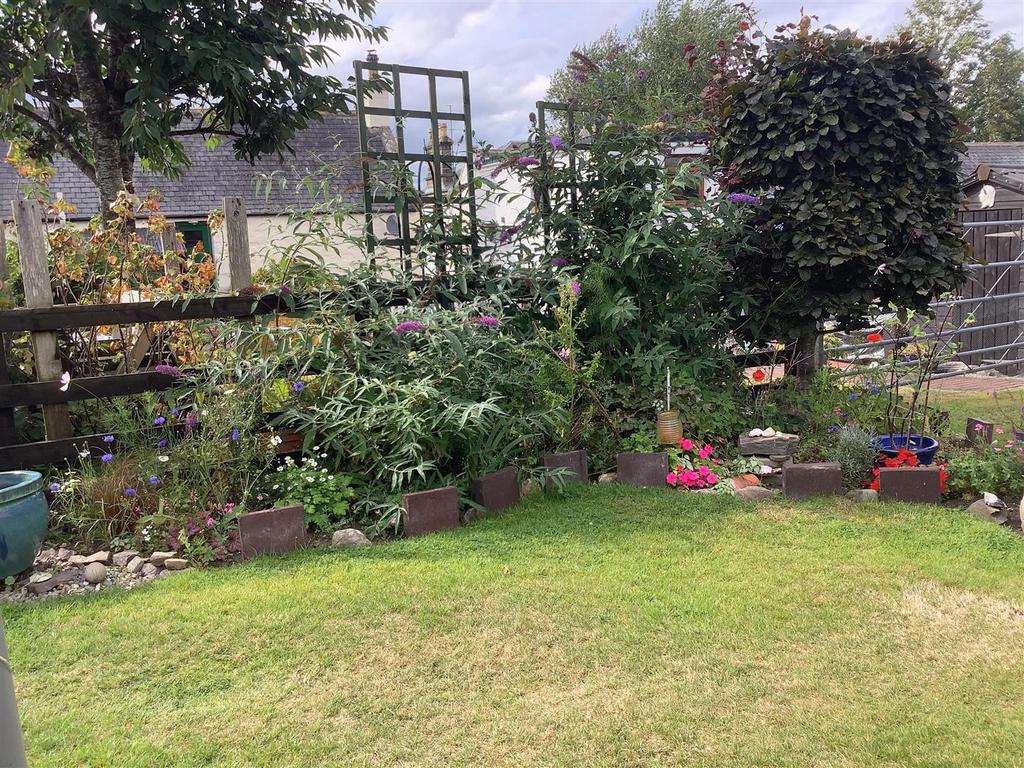 GARDEN 2 NEW.jpg