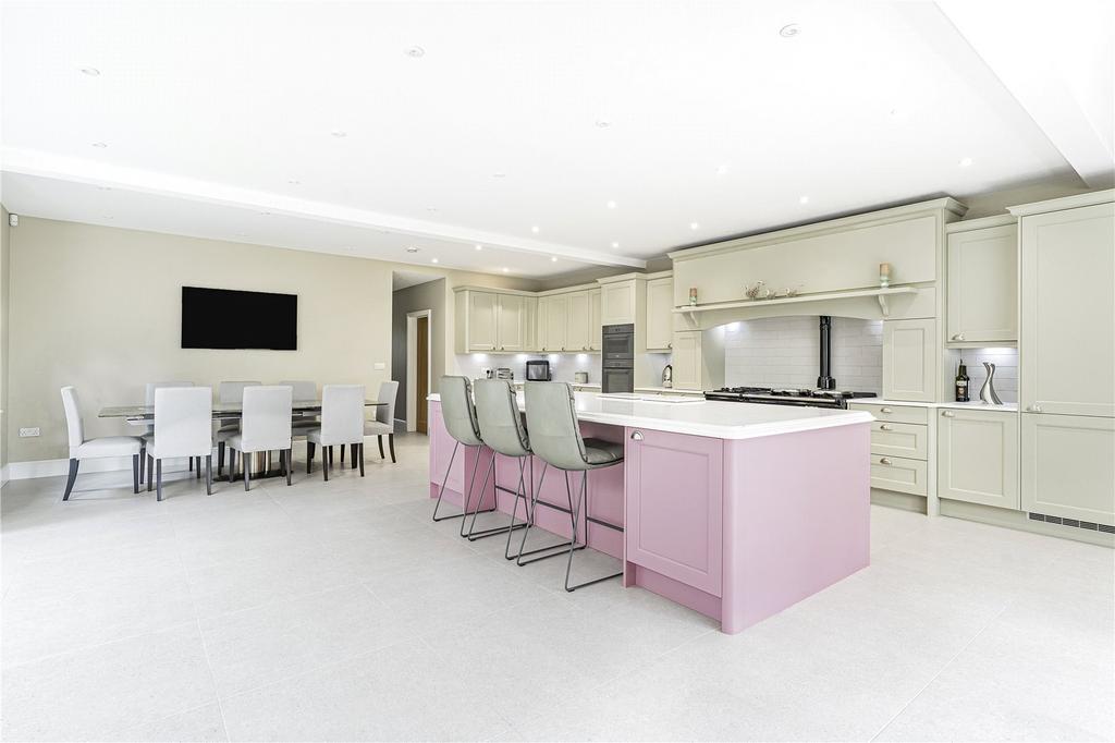 Kitchen Dining Area