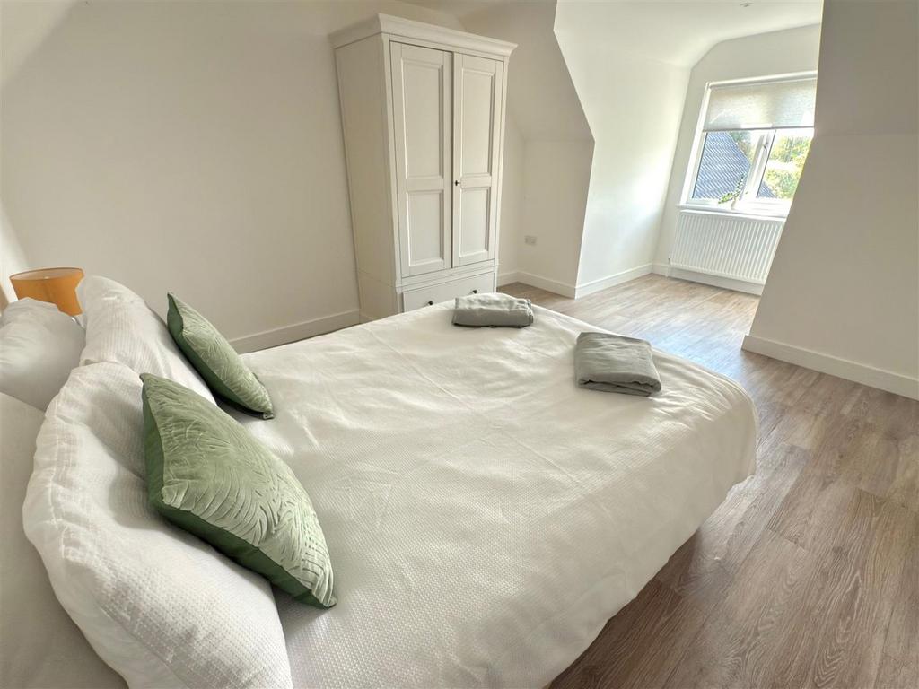 BED 4.jpg