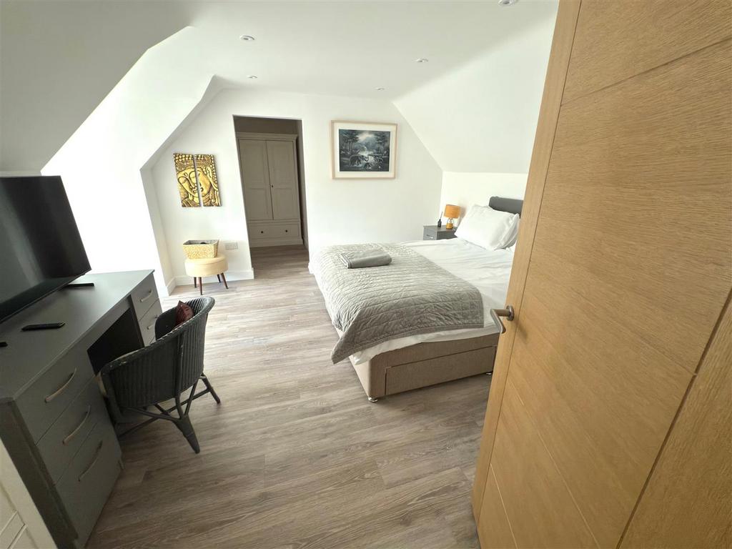MASTER BED 3.jpg