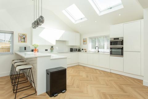 4 bedroom bungalow for sale, Highstreet Road, Hernhill, Faversham, Kent, ME13
