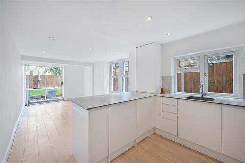 41a Latimer Road, Wimbledon, London, SW19 1EW