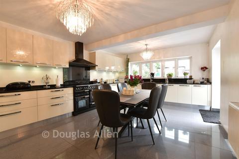 undefined, Avey Lane, Waltham Abbey EN9