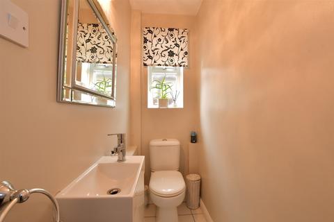 4 bedroom detached house for sale, Avey Lane, Waltham Abbey EN9