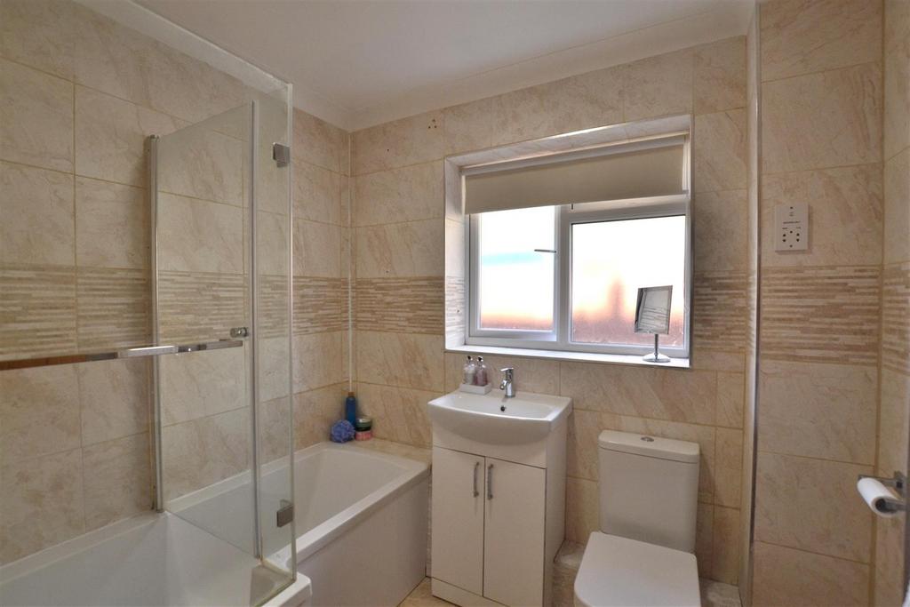 Family Bathroom.JPG