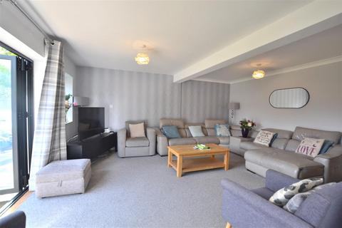 undefined, Basingbourne Road, Fleet GU52