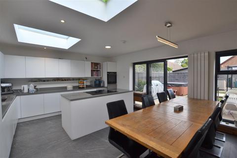 35a Basingbourne Road, Fleet, GU52 6TG