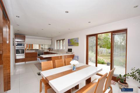 undefined, Tyle Green, Emerson Park, Hornchurch, RM11