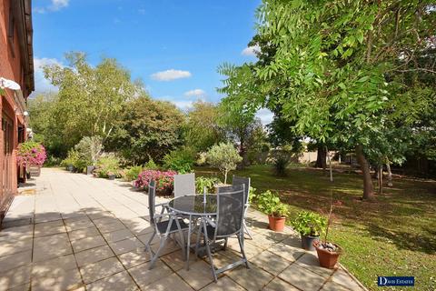 undefined, Tyle Green, Emerson Park, Hornchurch, RM11