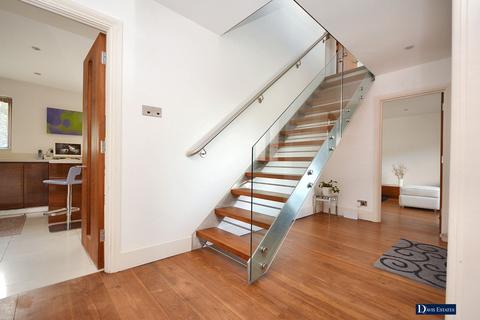 undefined, Tyle Green, Emerson Park, Hornchurch, RM11