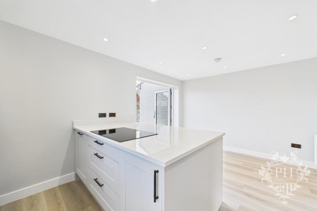 Kitchen 3/3