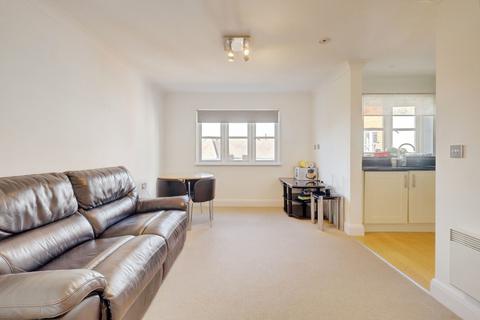 2 bedroom flat for sale, High Street, Benfleet, SS7